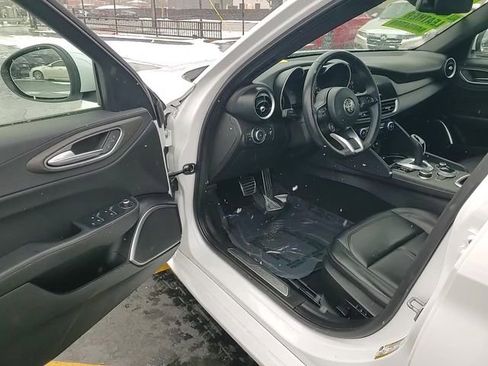 Used 2023 Alfa Romeo Giulia Ti image 15