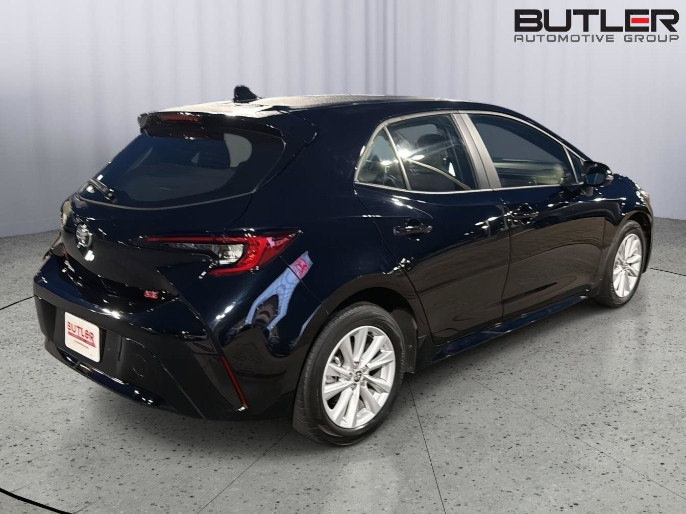 Certified 2025 Toyota Corolla SE w/ SE Package FWD image 6