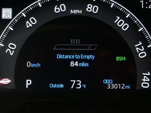Used 2025 Toyota RAV4 XLE AWD/4WD image 25