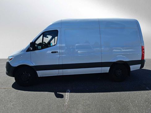 Used 2025 Mercedes-Benz Sprinter 2500 image 6