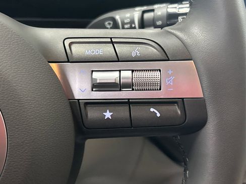 Used 2025 Hyundai Kona SEL image 30