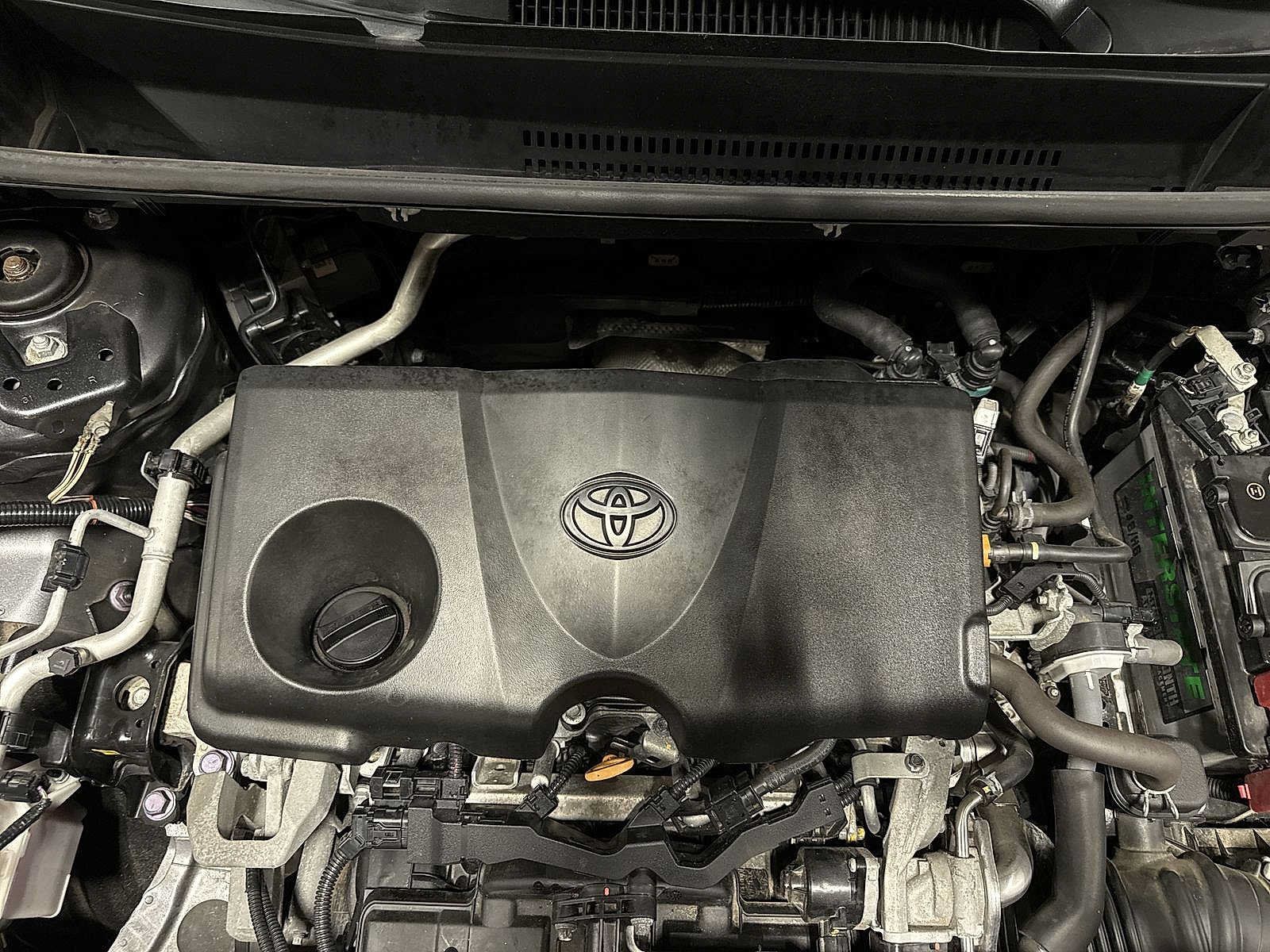 Used 2019 Toyota RAV4 LE AWD/4WD image 12