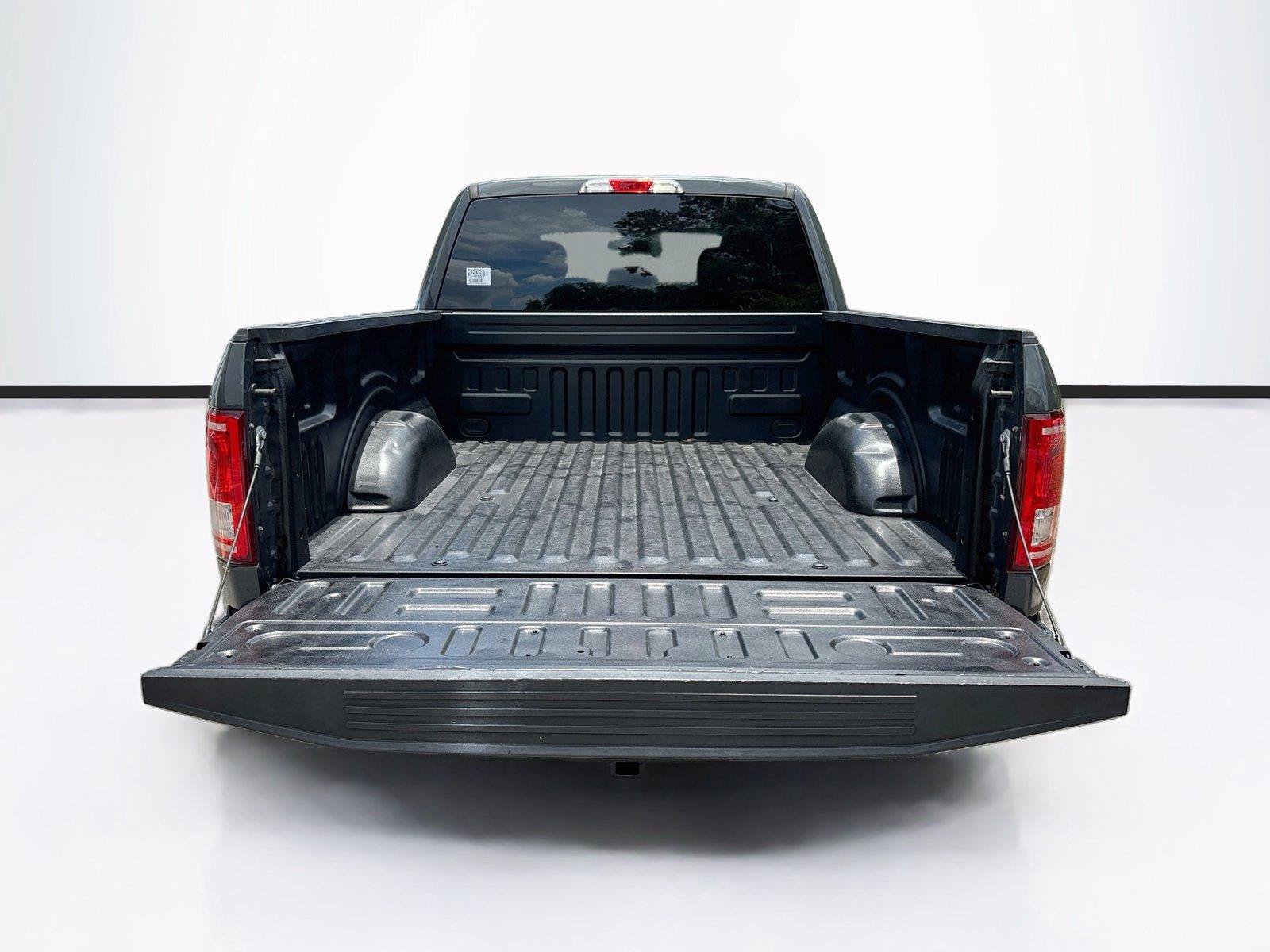 Used 2017 Ford F150 XL w/ Equipment Group 101A Mid RWD image 24