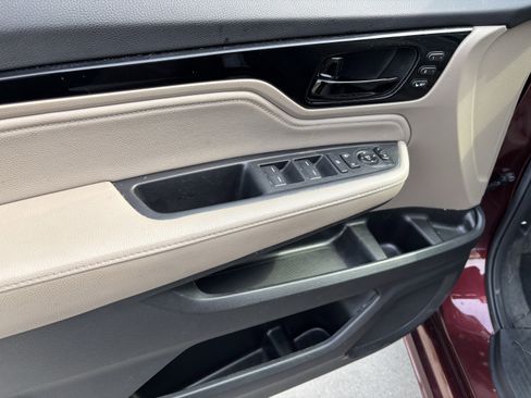 Used 2021 Honda Odyssey Touring image 14
