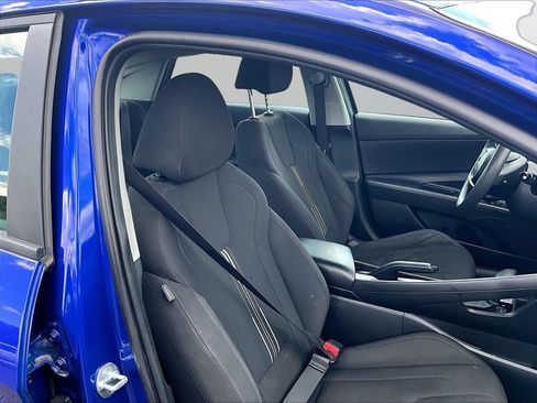 Used 2023 Hyundai Elantra SEL w/ Cargo Package FWD image 7