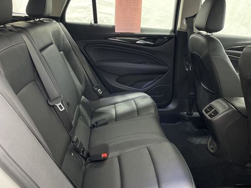 Used 2018 Buick Regal Essence w/ Driver Confidence Package #1 image 17