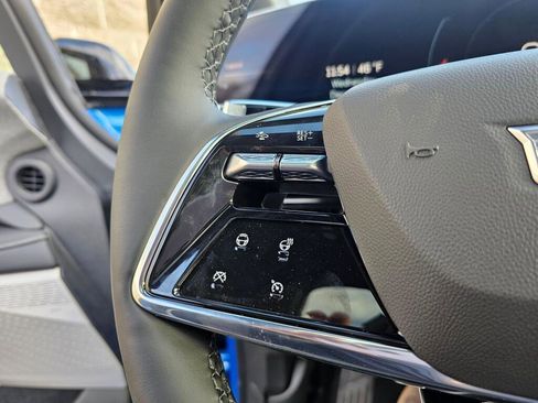 New 2026 Cadillac Optiq Luxury 2 AWD/4WD image 33