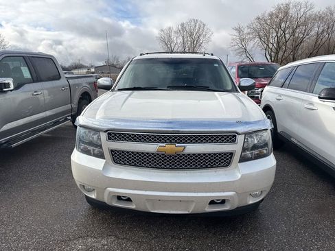 Used 2012 Chevrolet Avalanche LTZ image 2