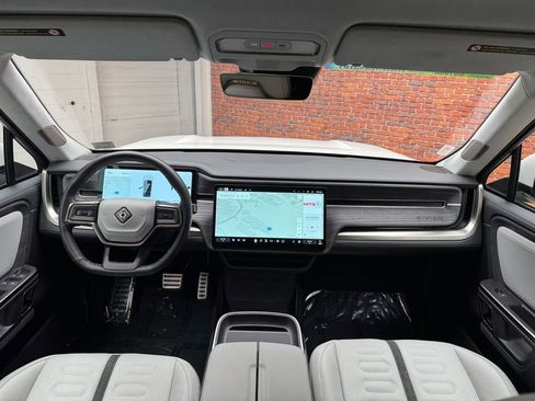 Used 2023 Rivian R1S Adventure AWD/4WD image 15