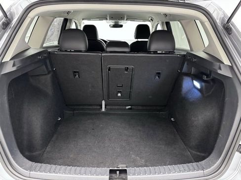 Used 2024 Volkswagen Taos SE image 34