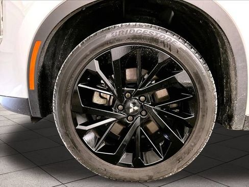 Used 2023 Mitsubishi Outlander SE Black Edition AWD/4WD image 8