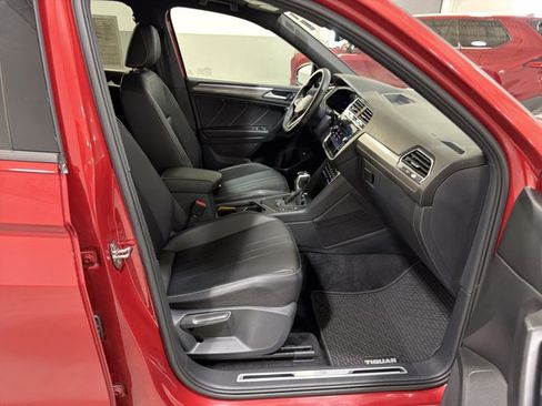 Certified 2024 Volkswagen Tiguan SE R-Line FWD image 32
