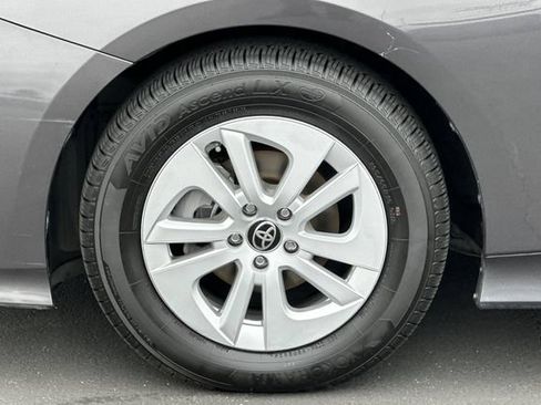 Used 2016 Toyota Prius Two FWD image 29