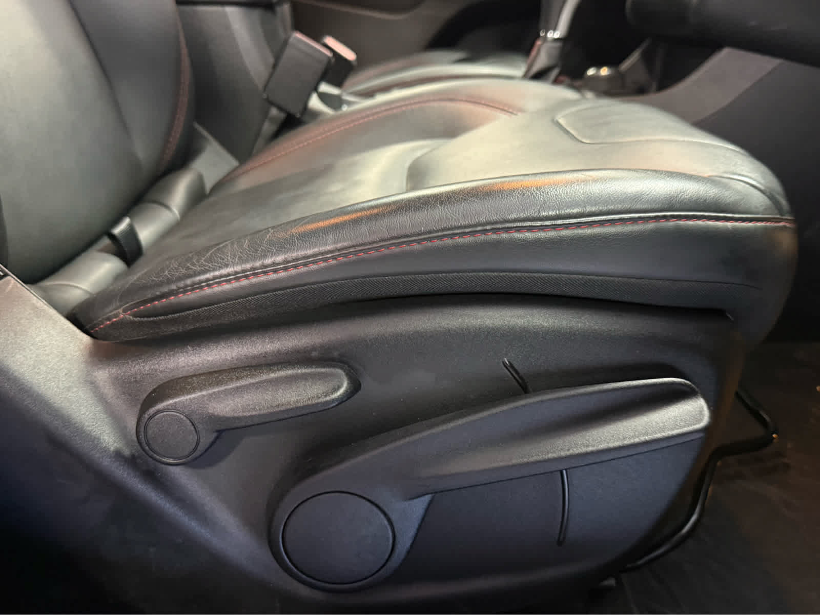 Used 2015 Jeep Cherokee Trailhawk w/ Leather Interior Group AWD/4WD image 42