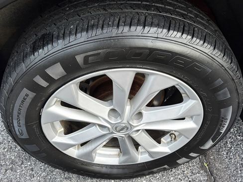 Used 2015 Nissan Rogue SV w/ SV Premium Package AWD/4WD image 8