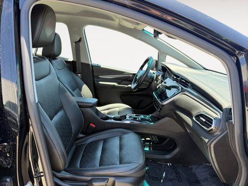 Used 2023 Chevrolet Bolt LT FWD image 19