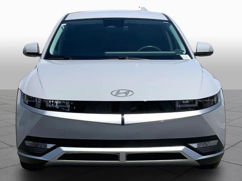 Used 2024 Hyundai Ioniq 5 SE RWD image 3