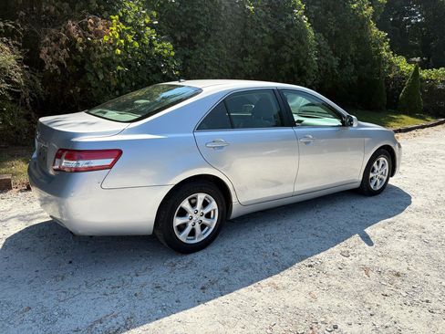 Used 2011 Toyota Camry LE w/ LE Extra-Value Pkg FWD image 3