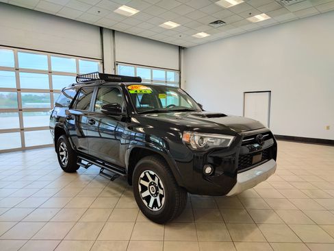 Used 2024 Toyota 4Runner TRD Off-Road Premium w/ Off Road Premium Plus Package AWD/4WD image 11