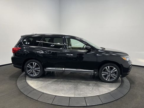 Used 2019 Nissan Pathfinder Platinum AWD/4WD image 8