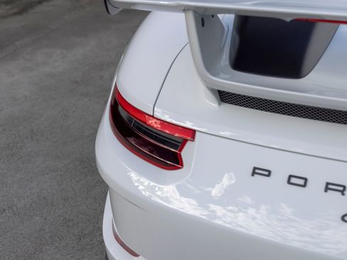 Certified 2018 Porsche 911 GT3 RWD image 19