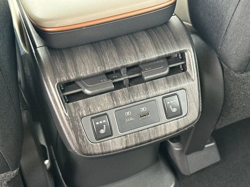 Used 2023 Nissan Ariya FWD image 15