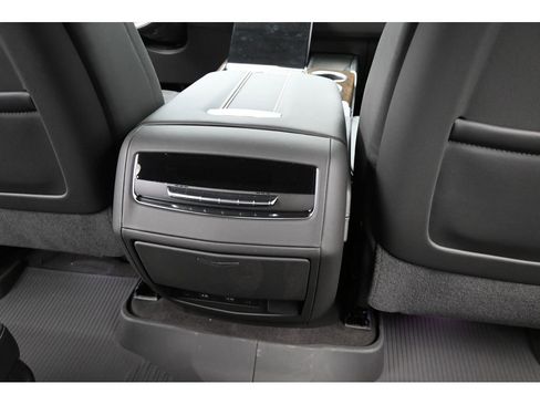New 2026 Cadillac Escalade Platinum Sport w/ LPO, ONYX Package AWD/4WD image 18