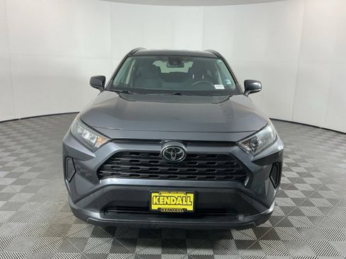 Used 2019 Toyota RAV4 LE image 2