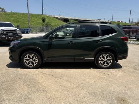 Used 2024 Subaru Forester Premium AWD/4WD image 11