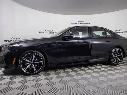 Used 2026 BMW 530i w/ M Sport Package RWD image 9