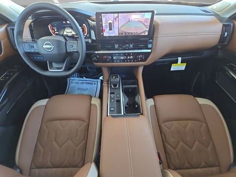 New 2026 Nissan Pathfinder Platinum image 20