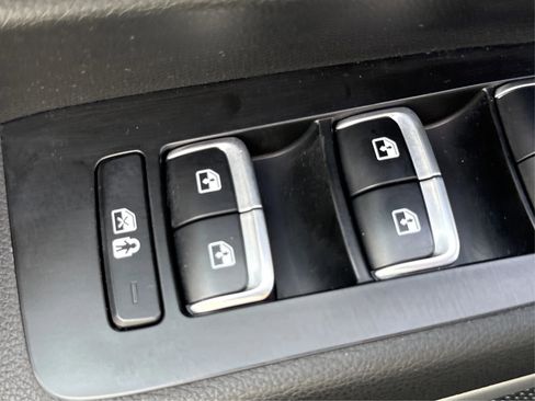 Used 2022 Kia Telluride S AWD/4WD image 39