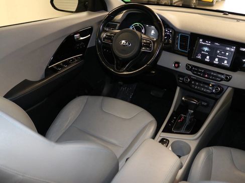 Used 2018 Kia Niro EX Premium image 15