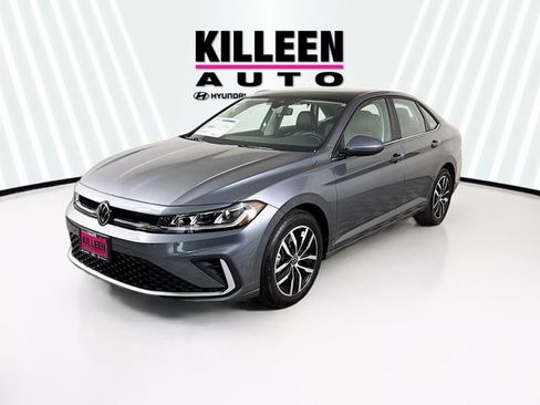 New 2026 Volkswagen Jetta SE image 3