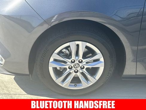 Used 2025 Toyota Sienna Limited image 4