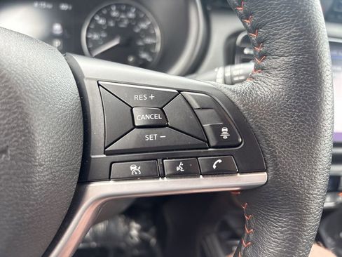 Used 2023 Nissan Kicks SR w/ SR Premium Package FWD image 20