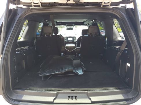 Used 2019 Ford Expedition Limited w/ Equipment Group 303A RWD image 9