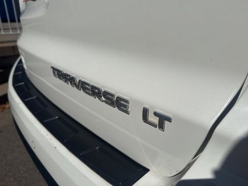 Used 2015 Chevrolet Traverse LT image 12