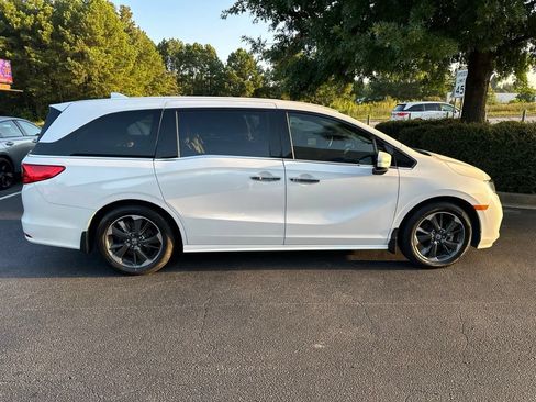 Certified 2023 Honda Odyssey Elite image 2