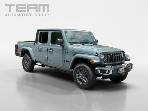 New 2025 Jeep Gladiator Sport image 1