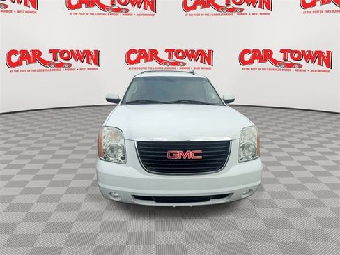 Used 2010 GMC Yukon XL SLT image 3
