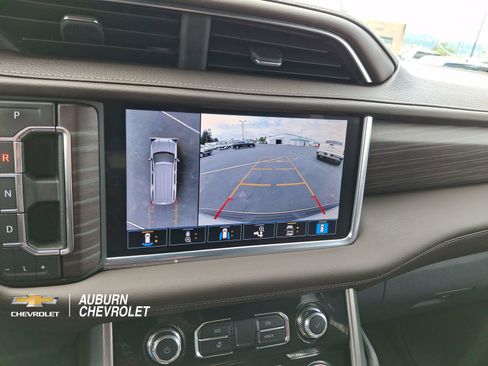Certified 2021 GMC Yukon Denali w/ Denali Premium Package AWD/4WD image 17