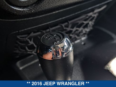 Used 2016 Jeep Wrangler Unlimited Sahara w/ Max Tow Package AWD/4WD image 32