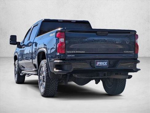 Used 2022 Chevrolet Silverado 2500 Custom w/ Custom Value Package image 7