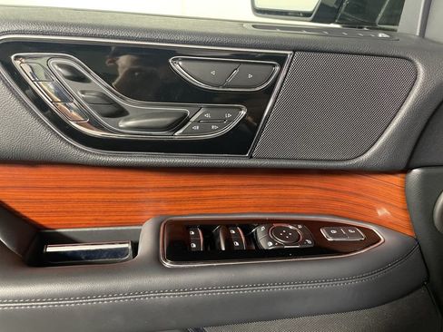 Used 2024 Lincoln Navigator Reserve AWD/4WD image 9