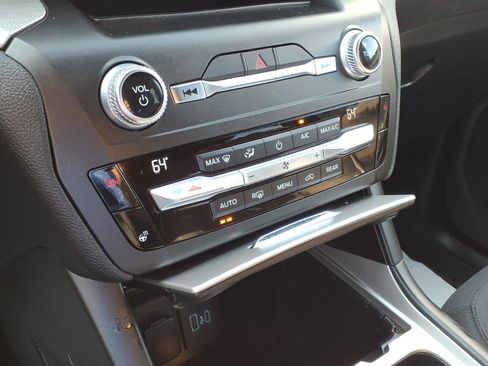 Certified 2020 Ford Explorer XLT w/ Comfort Package AWD/4WD image 24