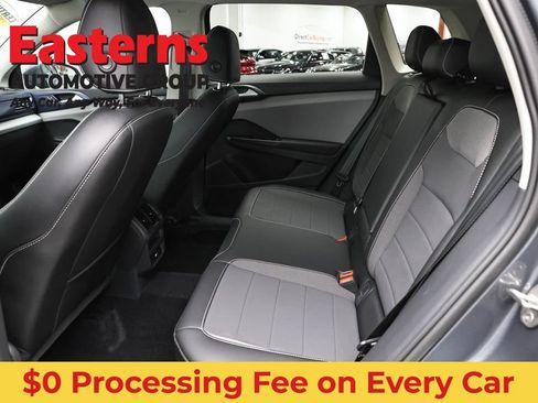 Used 2022 Volkswagen Taos SE FWD image 19