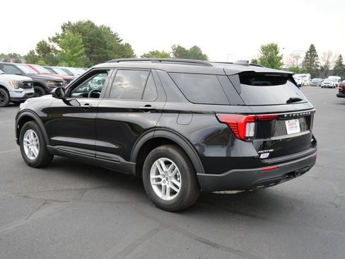 Used 2026 Ford Explorer Active AWD/4WD image 7