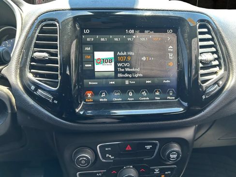 Used 2017 Jeep Compass Limited w/ Navigation Group AWD/4WD image 27