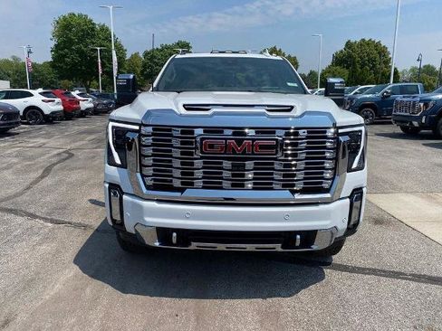 New 2025 GMC Sierra 2500 Denali w/ Denali Reserve Package image 9